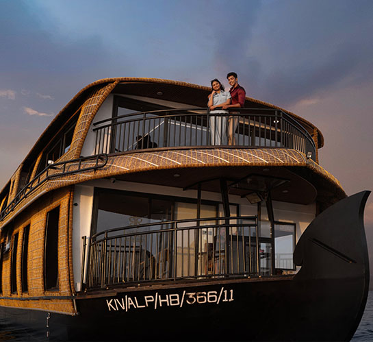 2 Bedroom Luxury Houseboats